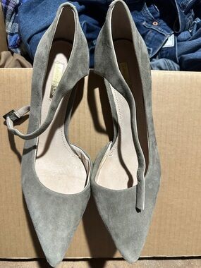 Louise et Cie Gray Suede Pointed-Toe Ankle-Strap Pumps